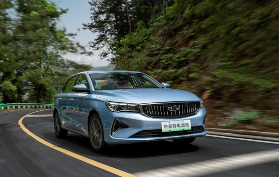 350輛吉利甲醇汽車發(fā)往哈爾濱，助力亞冬會醇凈出行