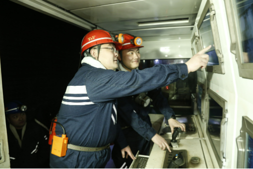 夯實人才支撐 兗礦能源產(chǎn)業(yè)工人隊伍建設(shè)提速