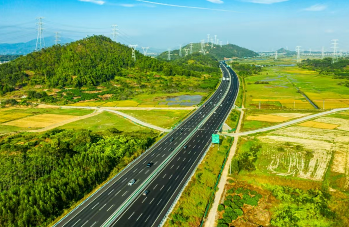 車道“四變八”！深汕西改擴建項目全線具備八車道通車條件