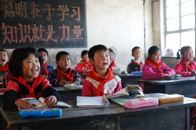 鄉(xiāng)村教育如何發(fā)展？縣域小學要抓住學齡人口“先增后減”窗口期