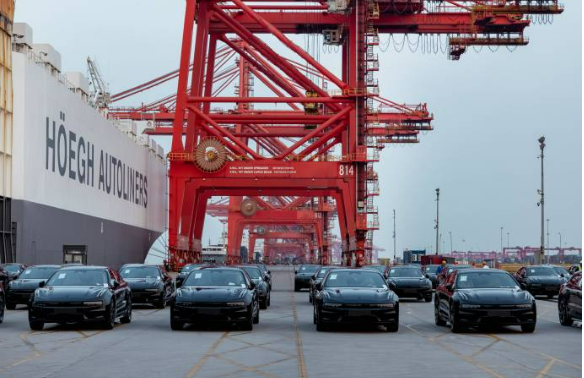 加速電動(dòng)化、網(wǎng)聯(lián)化、智能化轉(zhuǎn)型　中國(guó)汽車(chē)擦亮