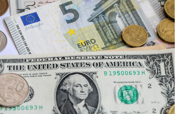 歐元對美元匯率緣何一路下行