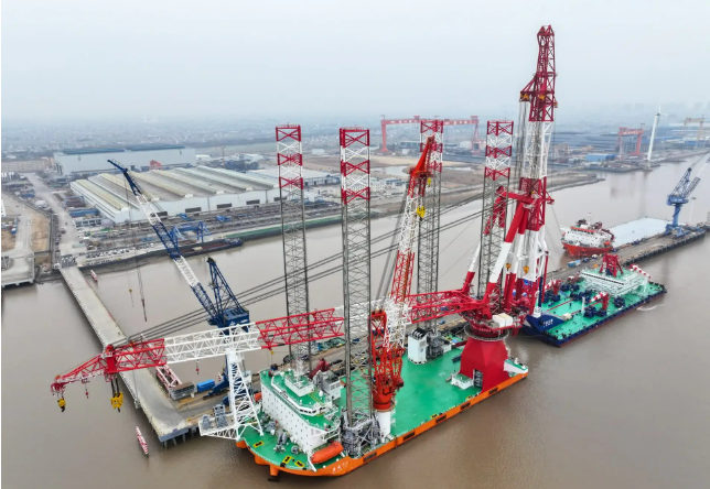 全球最大打樁船“二航長青”號在江蘇啟東交付