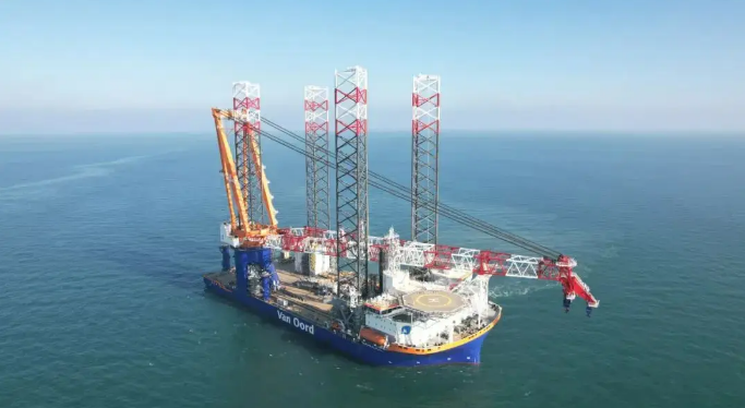 全球最新一代海上風(fēng)電安裝船交付