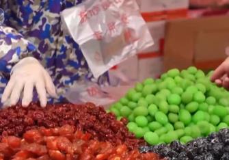 “果盤子”供應足、年貨大集一站式購物……節(jié)前市場年味濃、購銷兩旺