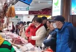 年貨市場(chǎng)“花”樣十足添喜慶 供銷兩旺迎春節(jié)