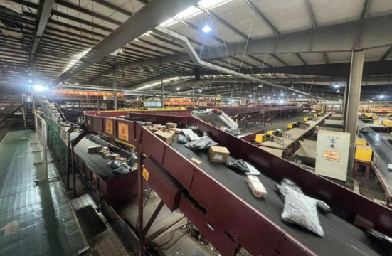 增運力、強技術(shù)、優(yōu)服務(wù)——快遞業(yè)全力保暢年貨寄遞