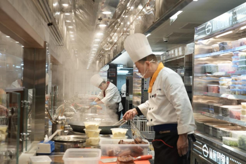 海底撈旗下砂鍋?zhàn)悠放啤皬那坝∠蟆甭涞刂貞c