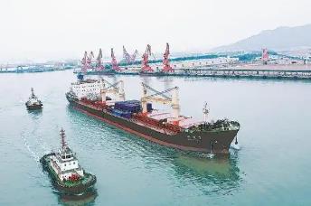 福建省首次以大宗散貨形式向巴基斯坦出口PTA產(chǎn)品