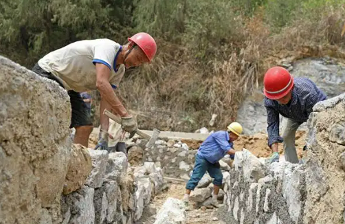 2024年以工代賑帶動332萬低收入群眾就近務(wù)工 發(fā)放勞務(wù)報(bào)酬478億元