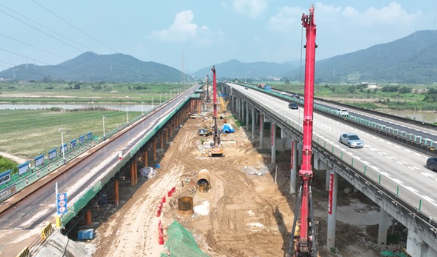 廣肇高速改擴(kuò)建項(xiàng)目新建新興江特大橋主墩樁基全部完成