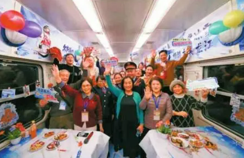 銀發(fā)旅游列車駛來 政策“鋪軌”助推銀發(fā)經(jīng)濟發(fā)展