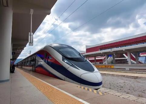 中國持續(xù)優(yōu)化入境政策 激發(fā)中老鐵路跨境“旅游熱”