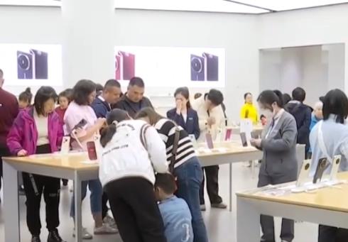 供需協(xié)同發(fā)力、補(bǔ)貼加力擴(kuò)圍 消費(fèi)市場“辭舊迎新”持續(xù)熱潮涌動