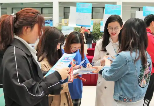 產(chǎn)業(yè)升級(jí)帶動(dòng) 新興崗位招聘熱度攀升