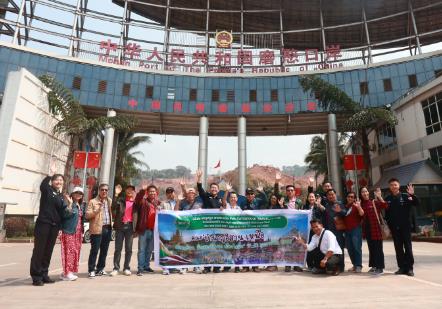 China Travel說走就走 首個(gè)東盟國(guó)家免簽旅游團(tuán)入境