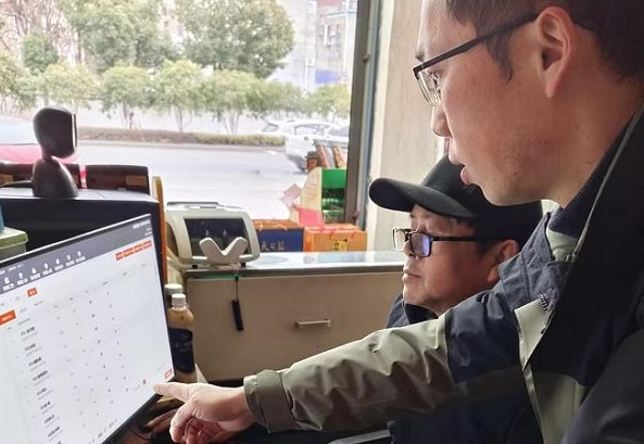 武漢黃陂：寒冬送暖 服務(wù)迎春