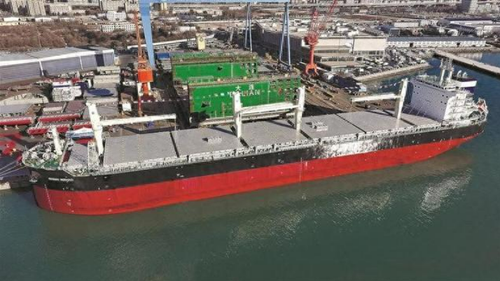 國內(nèi)首艘建造全過程零碳排放船舶交付