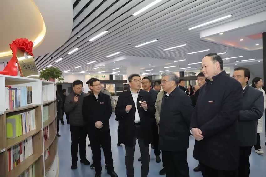 學(xué)大教育董事長金鑫陪同民進(jìn)中央領(lǐng)導(dǎo)赴貴州金沙開展定點幫扶項目調(diào)研