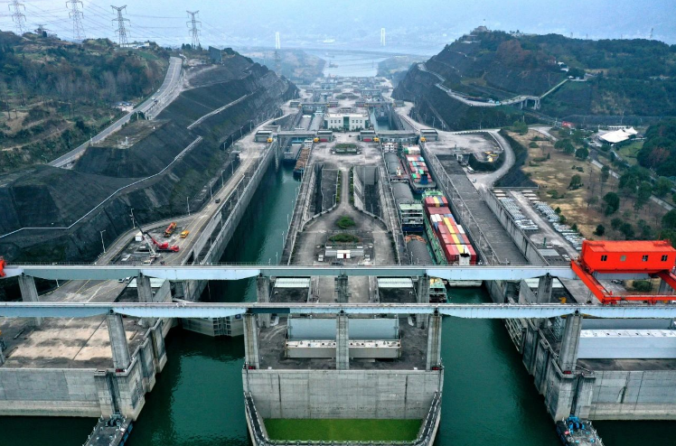 三峽樞紐春運(yùn)客貨運(yùn)量實(shí)現(xiàn)雙增長