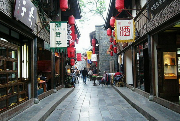 《中國魅力小城旅游研究報告》：小城旅游漸成新潮流 90后貢獻(xiàn)近半數(shù)客群