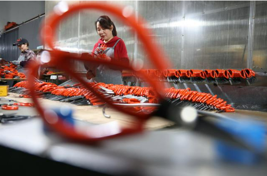 福建柘榮： 一把剪刀“剪”出新天地