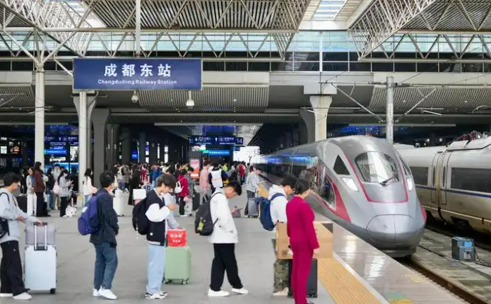 7.26億！前兩月鐵路發(fā)送旅客人次創(chuàng)新高