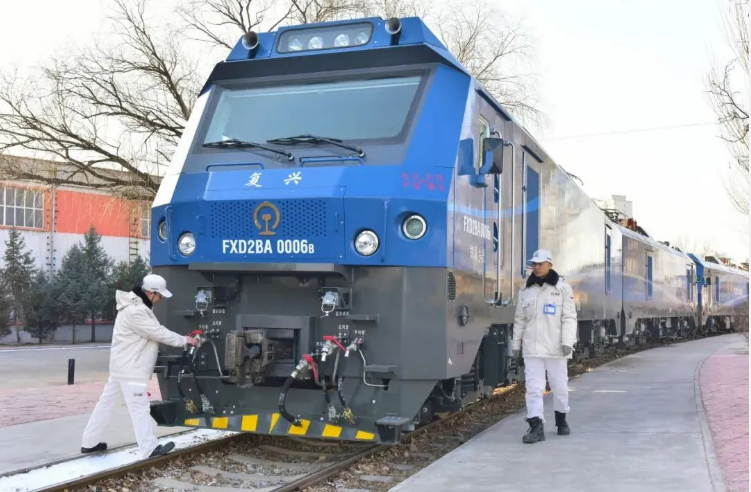 我國(guó)新型“復(fù)興”型電力機(jī)車批量投用