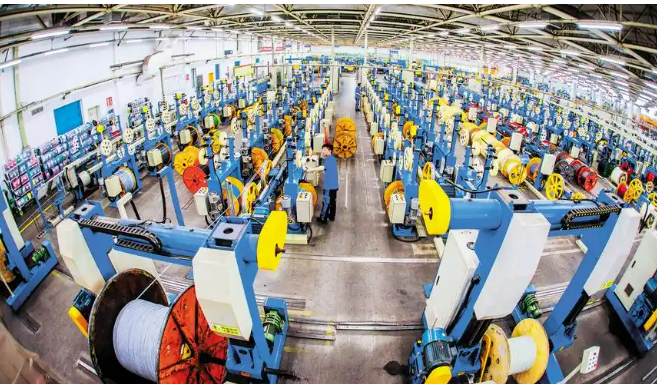 5個光纜行業(yè)第一！烽火通信光纜數(shù)字化工廠成為“智造”樣板間