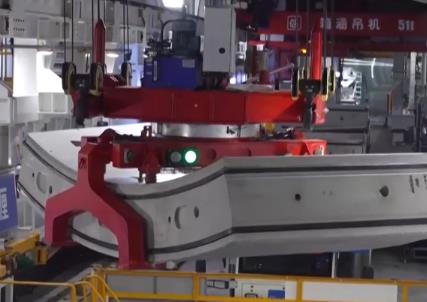 搭載“金剛鉆”和“智慧腦” “國之重器”實現(xiàn)無人操作狀態(tài)下毫米級掘進精度