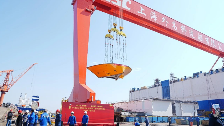 助力船塢產(chǎn)能再提升 外高橋造船1000噸龍門吊項目圓滿交付