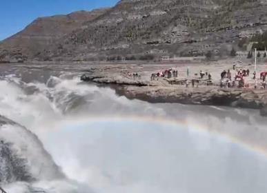 嘗春鮮、賞春花 春季場(chǎng)景式消費(fèi)帶動(dòng)“春日經(jīng)濟(jì)”持續(xù)升溫