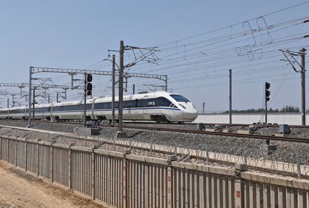 空鐵聯(lián)運(yùn)開啟“零換乘”新時(shí)代 蘭州中川機(jī)場(chǎng)環(huán)線鐵路投運(yùn)