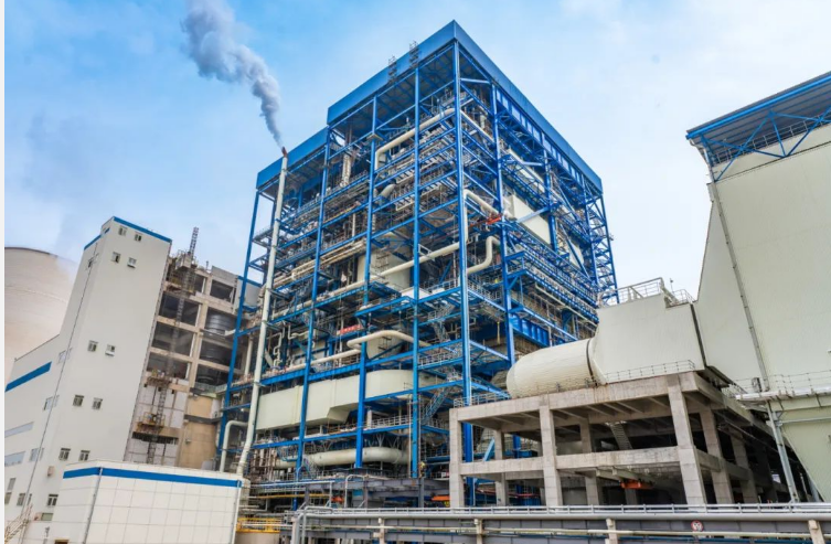 世界首臺700兆瓦超超臨界循環(huán)流化床燃煤發(fā)電機組并網(wǎng)成功