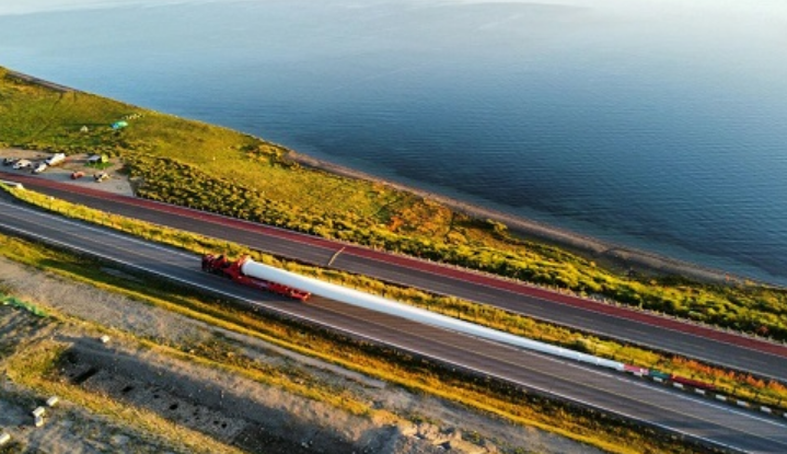 招商局集團萬里運送巨型風電設備