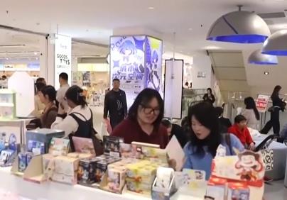 發(fā)首展上新 老商場變身“吃谷”地 多樣消費場景引領新風尚