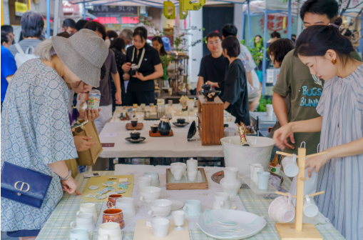 近距離感知中國(guó)文化的魅力 外國(guó)游客感受“中國(guó)之美”