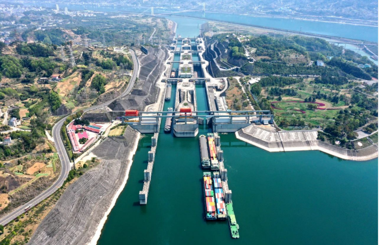 三峽船閘累計貨運量突破22億噸