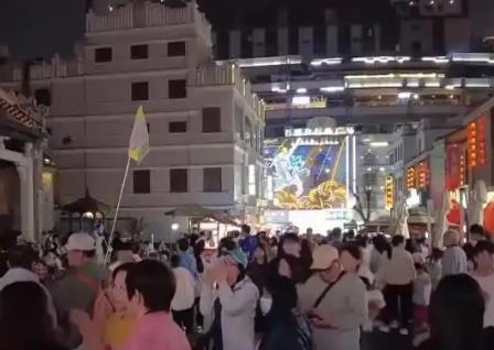 清明假期多地迎來消費熱潮 文旅融合勾勒假日經(jīng)濟新圖景