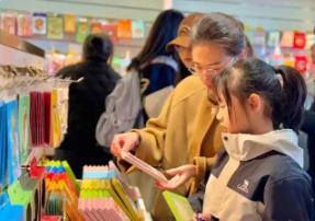 沈陽(yáng)故宮各類春季主題文創(chuàng)產(chǎn)品成為春日頂流