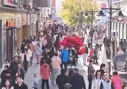 內(nèi)需為基 外拓為翼 消費(fèi)零售行業(yè)拓展增長新空間