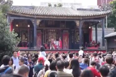 樓宇天臺、崖壁步道、中式婚宴……消費場景國潮與現(xiàn)代交織 釋放消費潛力