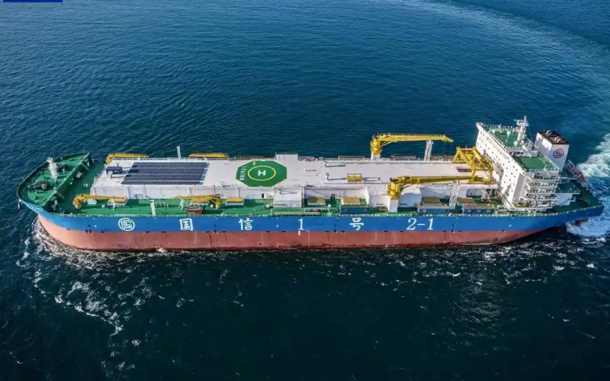 15萬噸級“國信1號2-1”深遠海大型養(yǎng)殖工船在山東青島交付運營