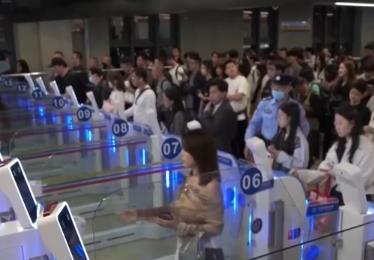 “演唱會(huì)+文旅”帶火夜游、夜演消費(fèi) 大灣區(qū)居民跨境觀演觀賽熱度攀升