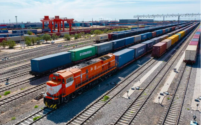 中歐班列中通道今年以來(lái)開(kāi)行中歐班列突破1000列