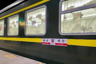 山西今年首開入疆“銀發(fā)旅游列車”