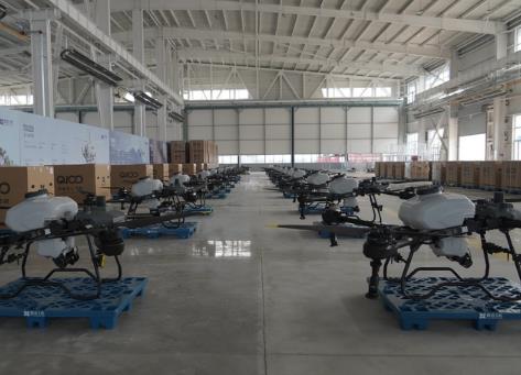 聯(lián)合飛機(jī)哈爾濱基地一年建成投產(chǎn) 首批Q100農(nóng)業(yè)植保無(wú)人機(jī)下線