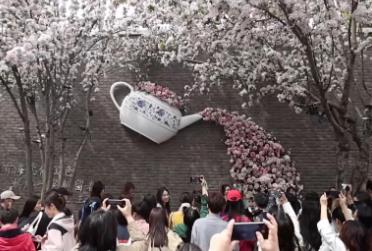 供需兩側精準發(fā)力 消費市場亮點頻現(xiàn)