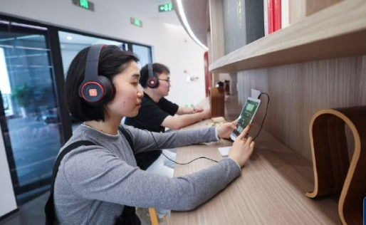 數(shù)字閱讀用戶(hù)6.7億！“云上”讀書(shū)正熱