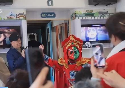 “銀發(fā)列車”為何一票難求？